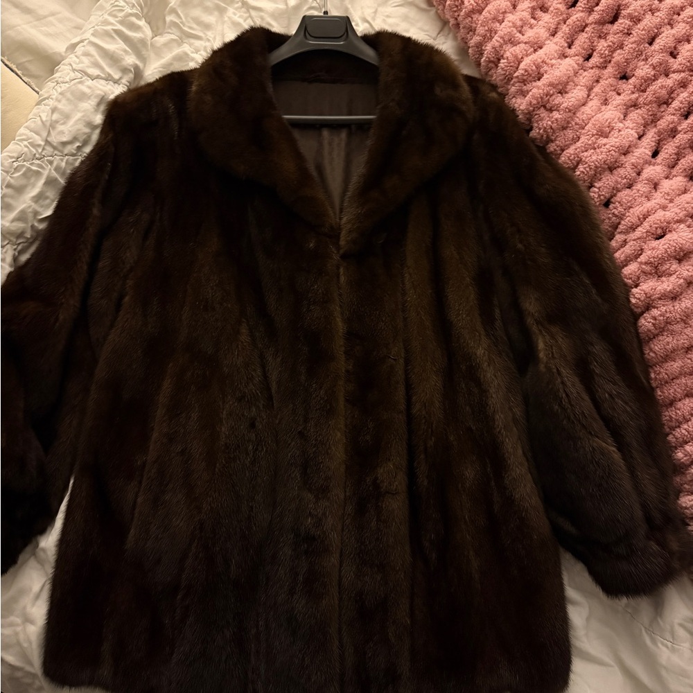 Vintage Mahogany Mink Fur Coat – Luxury Mid-Century Heirloom – Genuine Mink